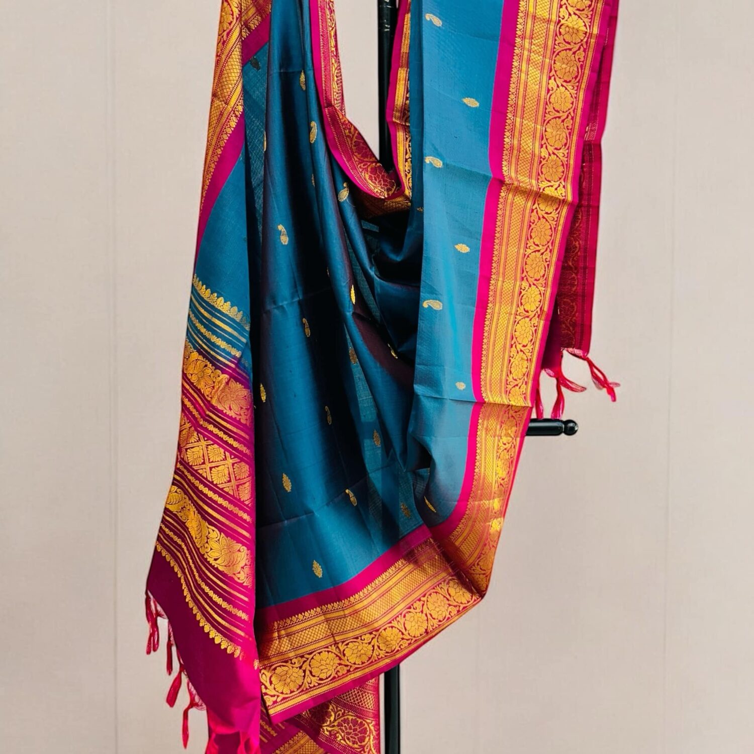 Dual blue shade gadwal duppata
