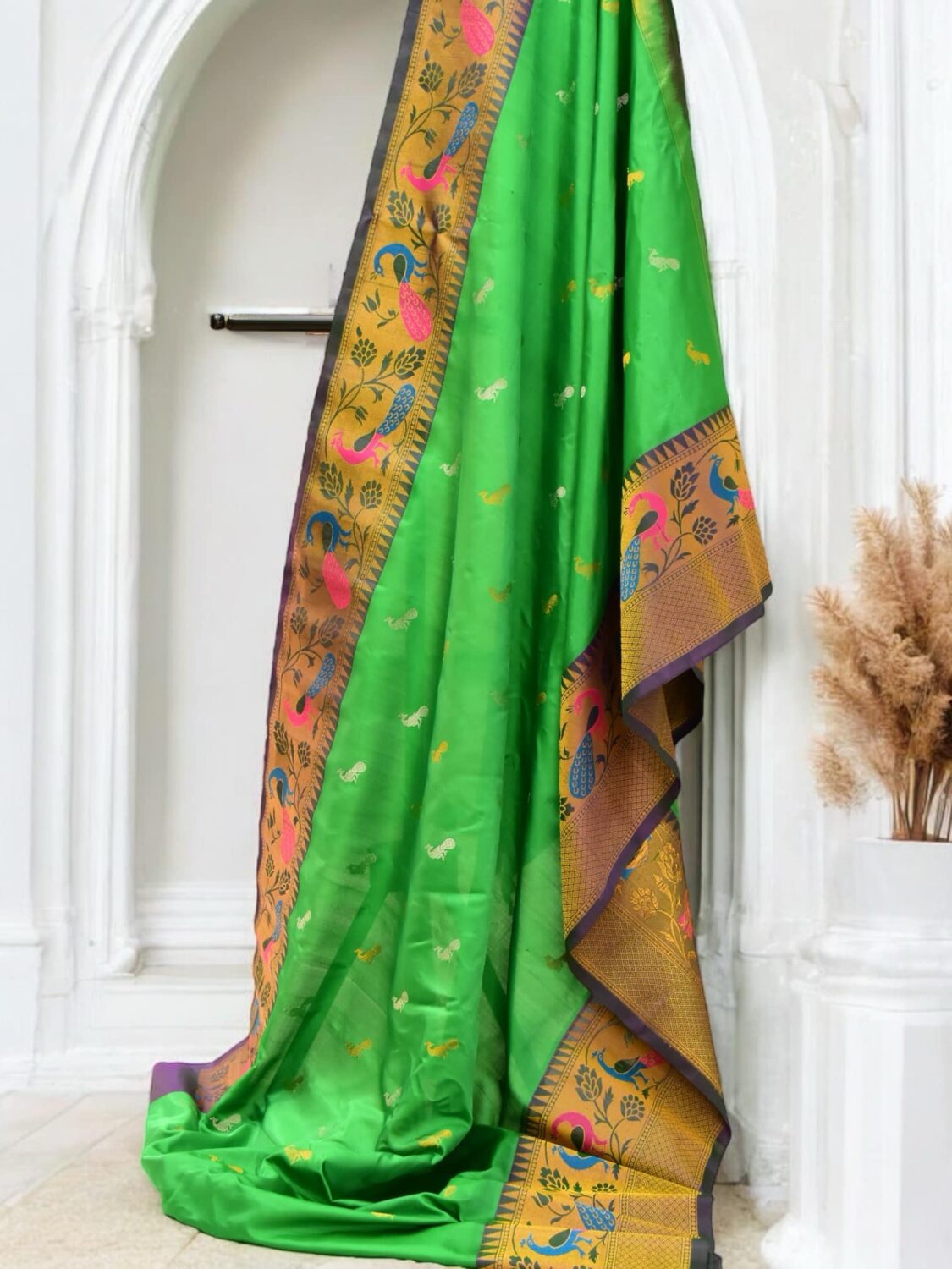 Emerald Elegance green Gadwal Saree