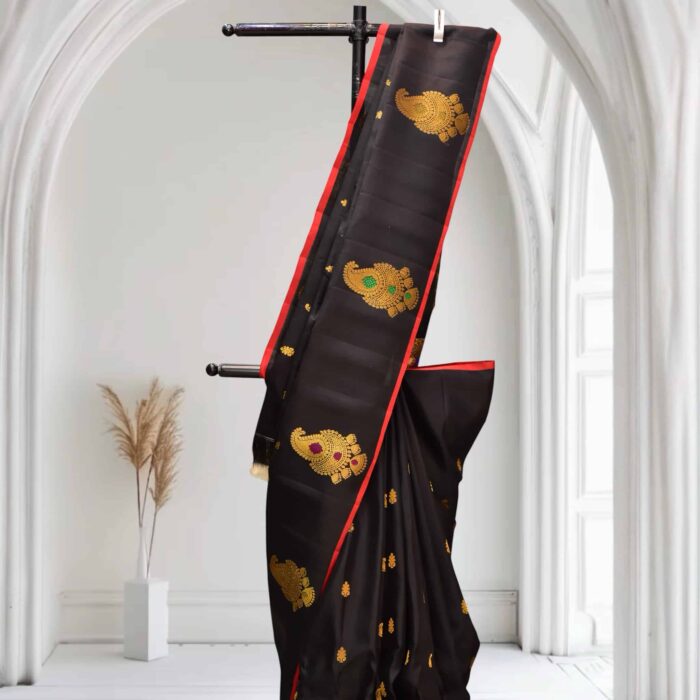 Majestic Black Gadwal pure Silk Saree - view 2