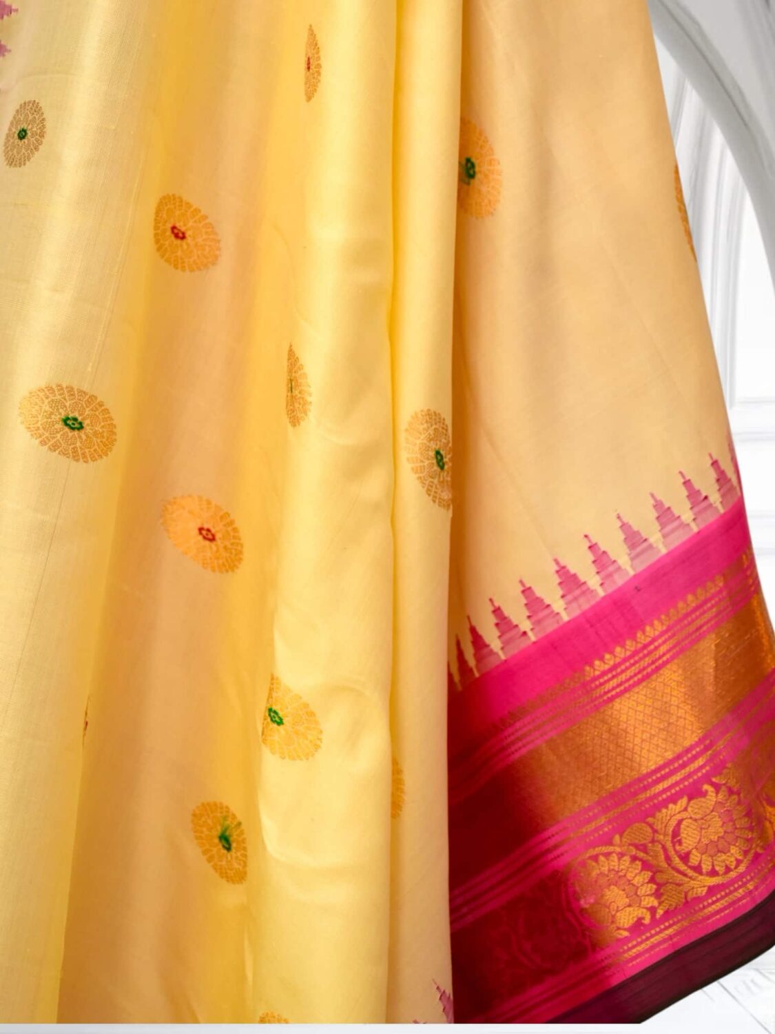 Cream Handloom Pure Silk Saree