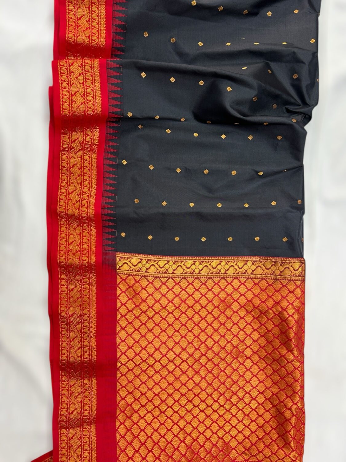 Black&redish Pure Silk Gadwal Saree