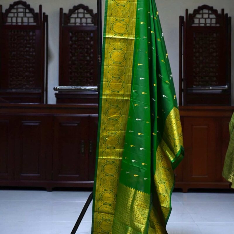 Green Duppta gadwal