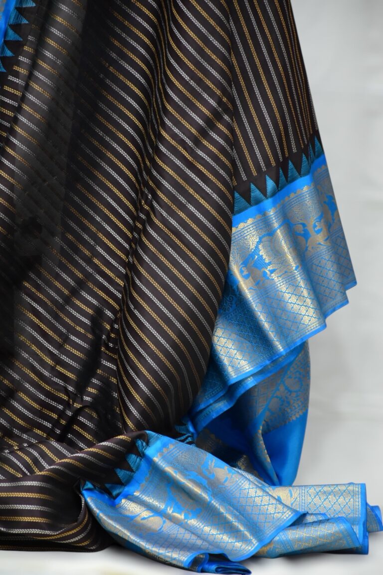 Black Gadwal Silk Saree - view 3