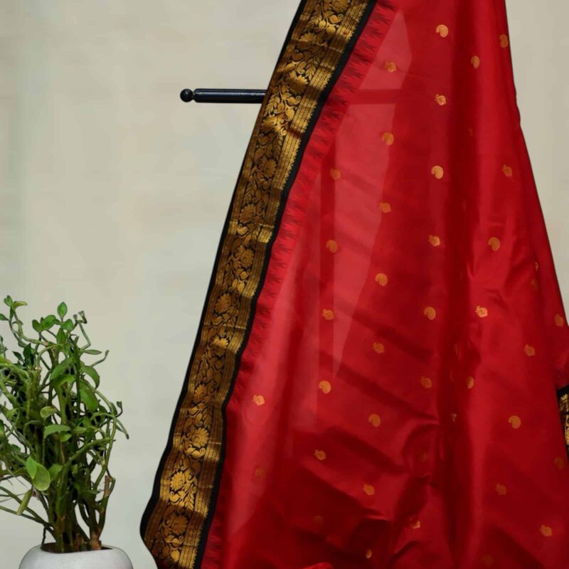 Black-red  vintage pure gadwal