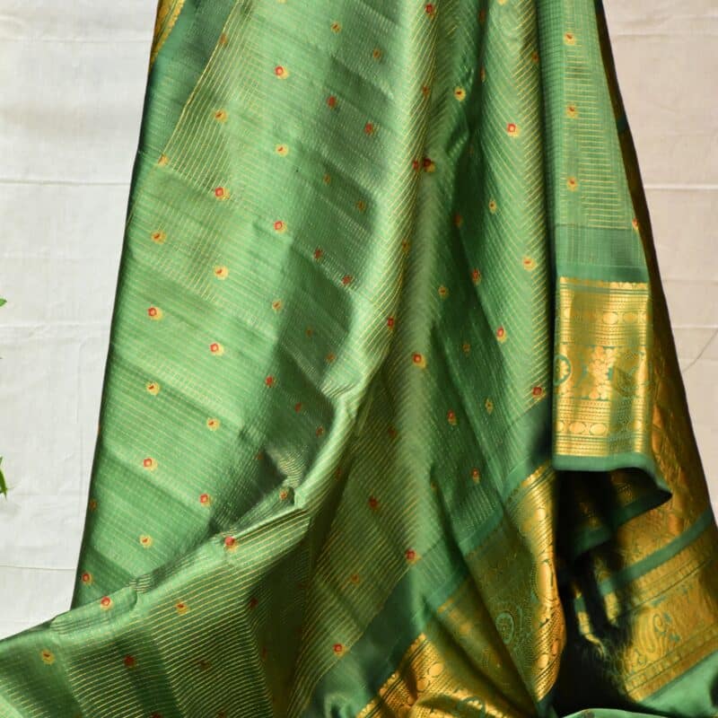 Green Gadwal jari checks pure silk - view 2