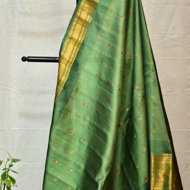 Green Gadwal jari checks pure silk - view 3