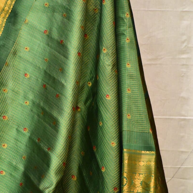 Green Gadwal jari checks pure silk - view 4