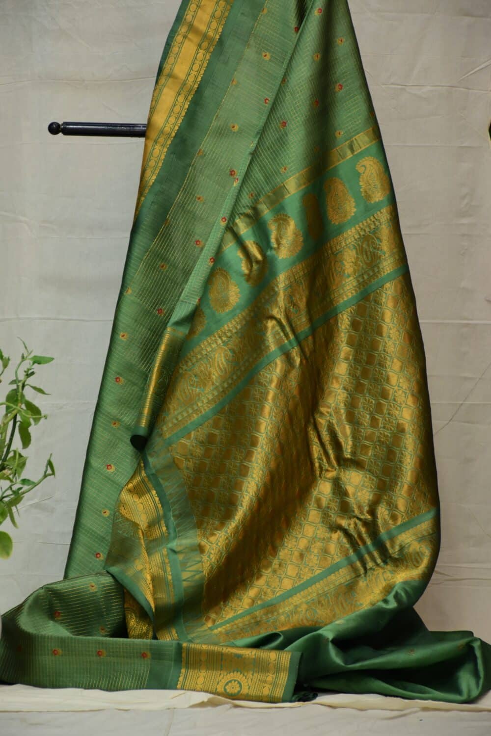 Green Gadwal jari checks pure silk