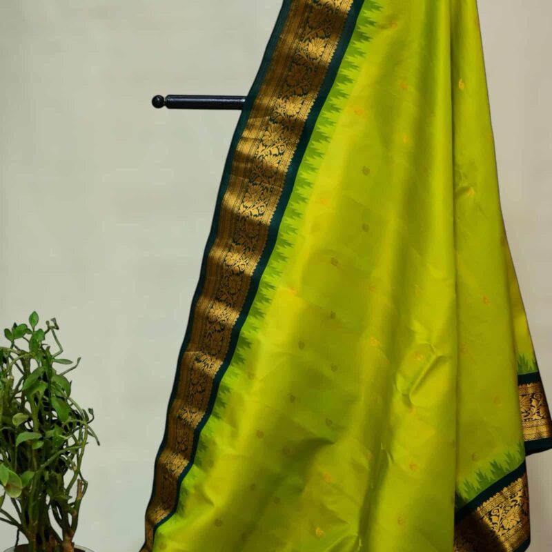 Green vintage gadwal pure silk