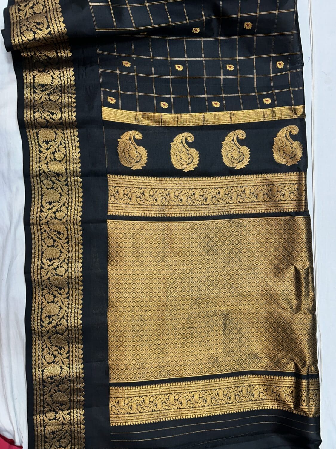 Black pure silk gadwal