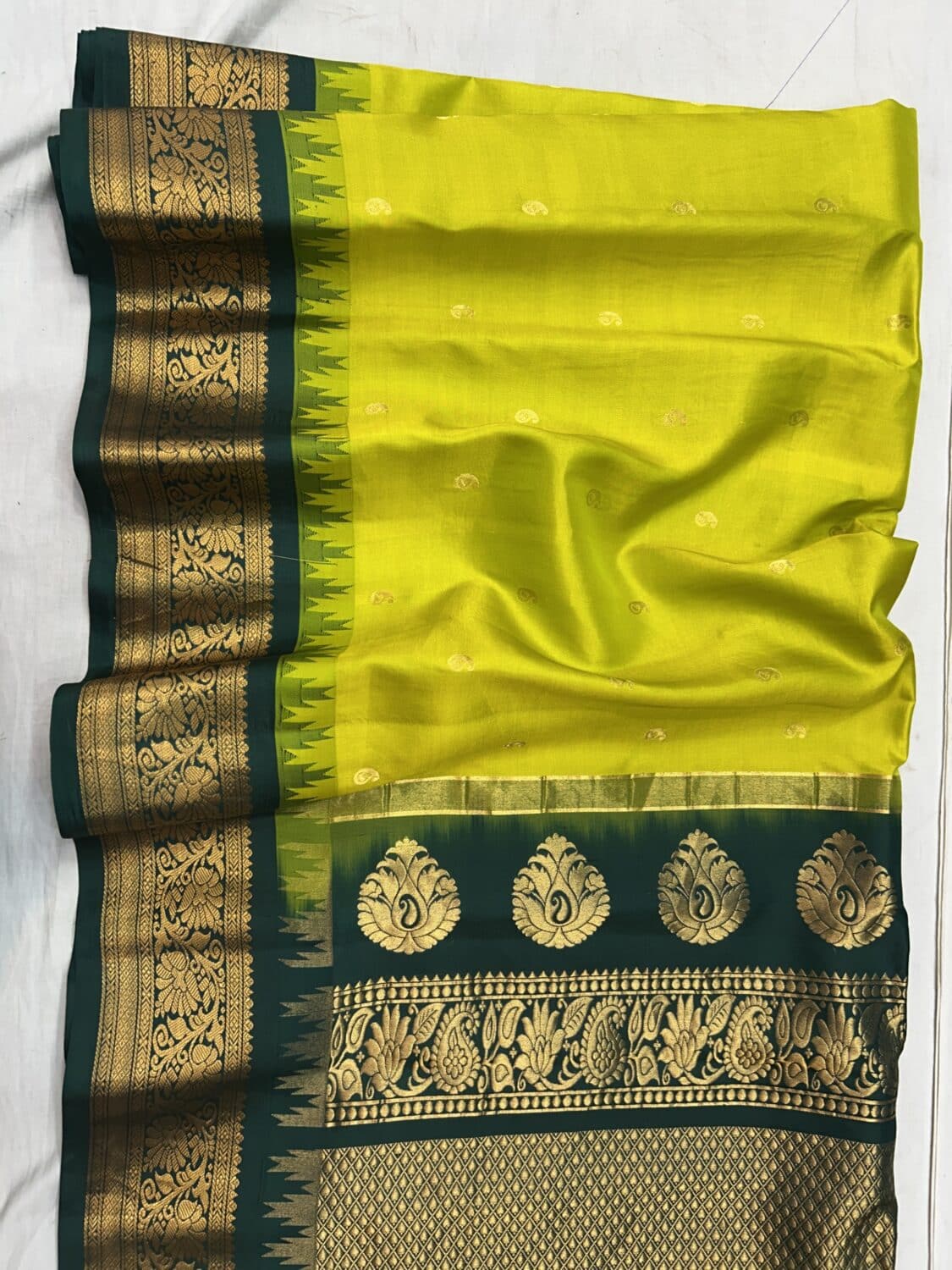 Green vintage gadwal pure silk
