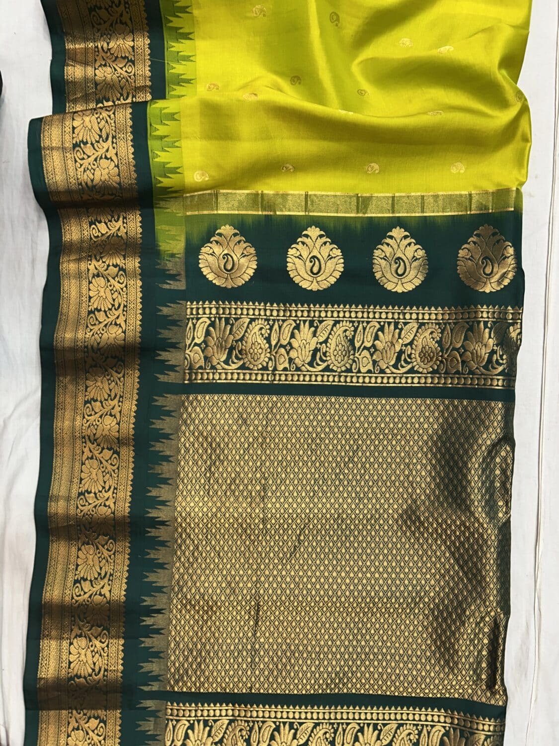 Green vintage gadwal pure silk