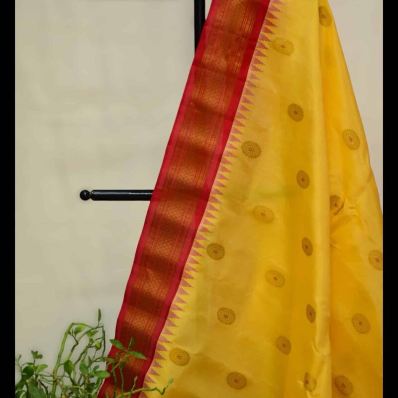 Creamish Yellow Silk Gadwal Saree - view 4