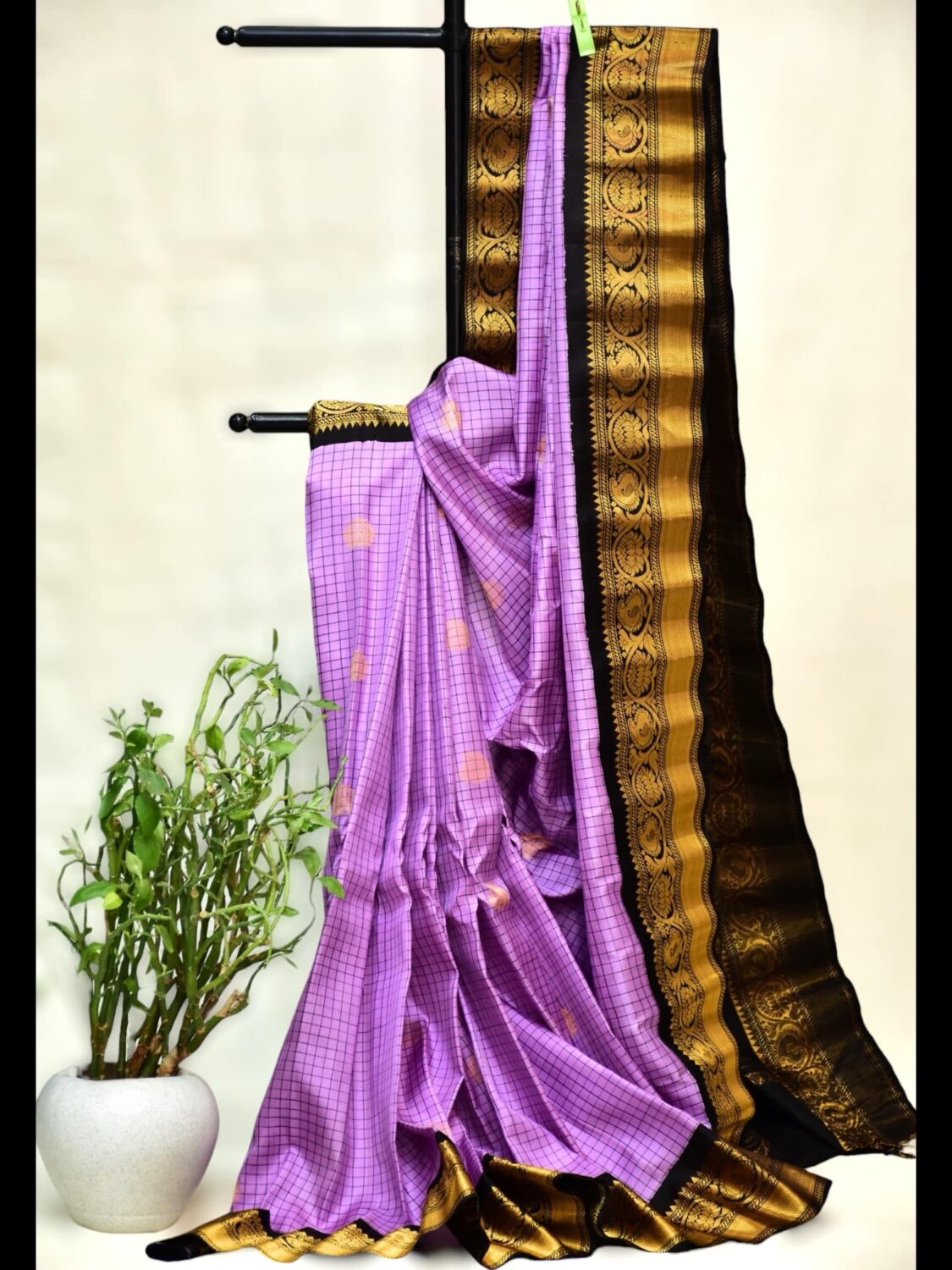 Lavender Silk Gadwal Saree | Snaff Pallu & Kuttu Work