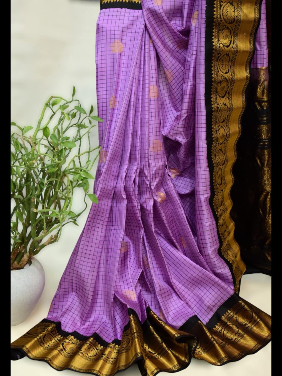 Lavender Silk Gadwal Saree | Snaff Pallu & Kuttu Work
