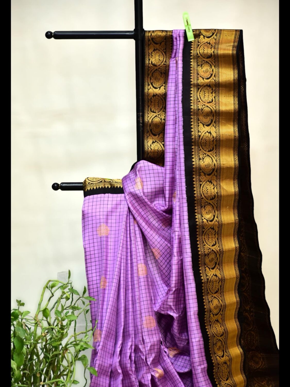 Lavender Silk Gadwal Saree | Snaff Pallu & Kuttu Work
