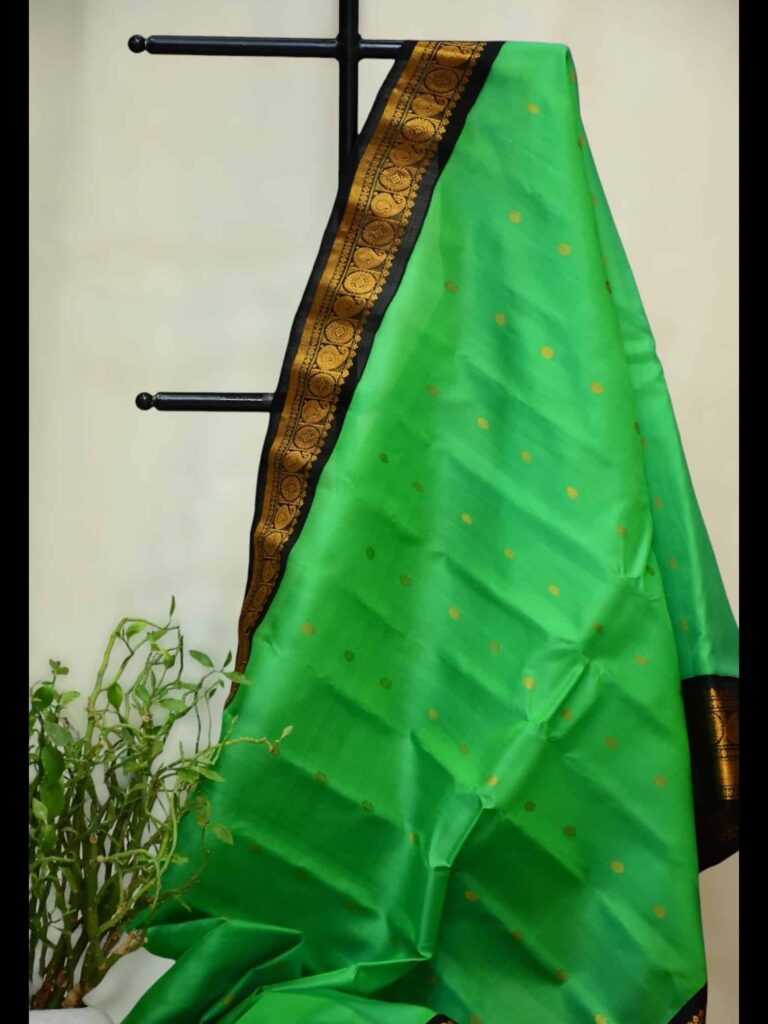Parrot Green Pure Silk Saree - view 2