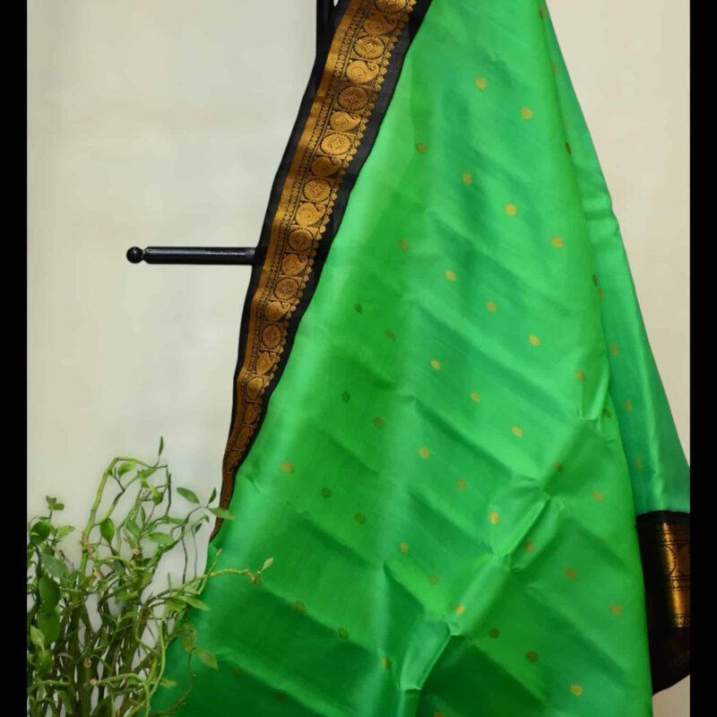 Parrot Green Pure Silk Saree - view 2