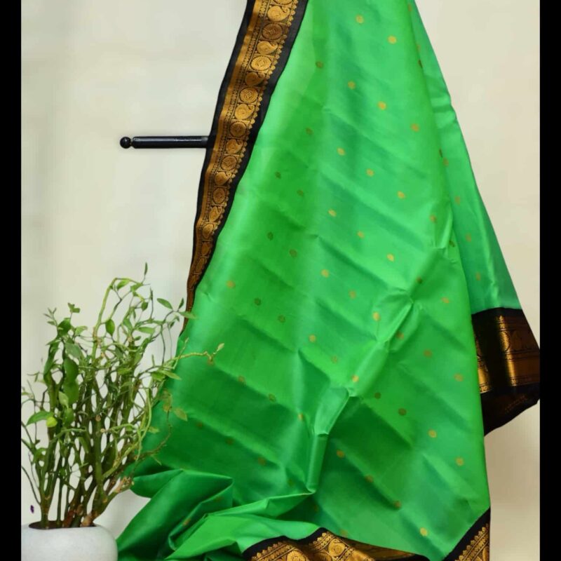 Parrot Green Pure Silk Saree - view 3