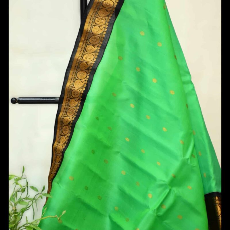 Parrot Green Pure Silk Saree - view 4