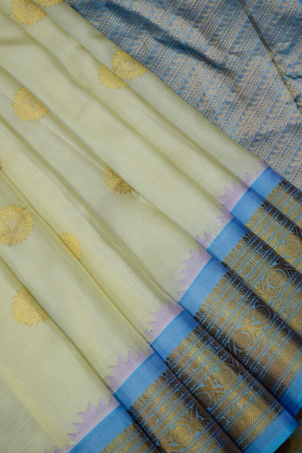 Cream Sky Blue Handloom Pure Silk Gadwal Saree