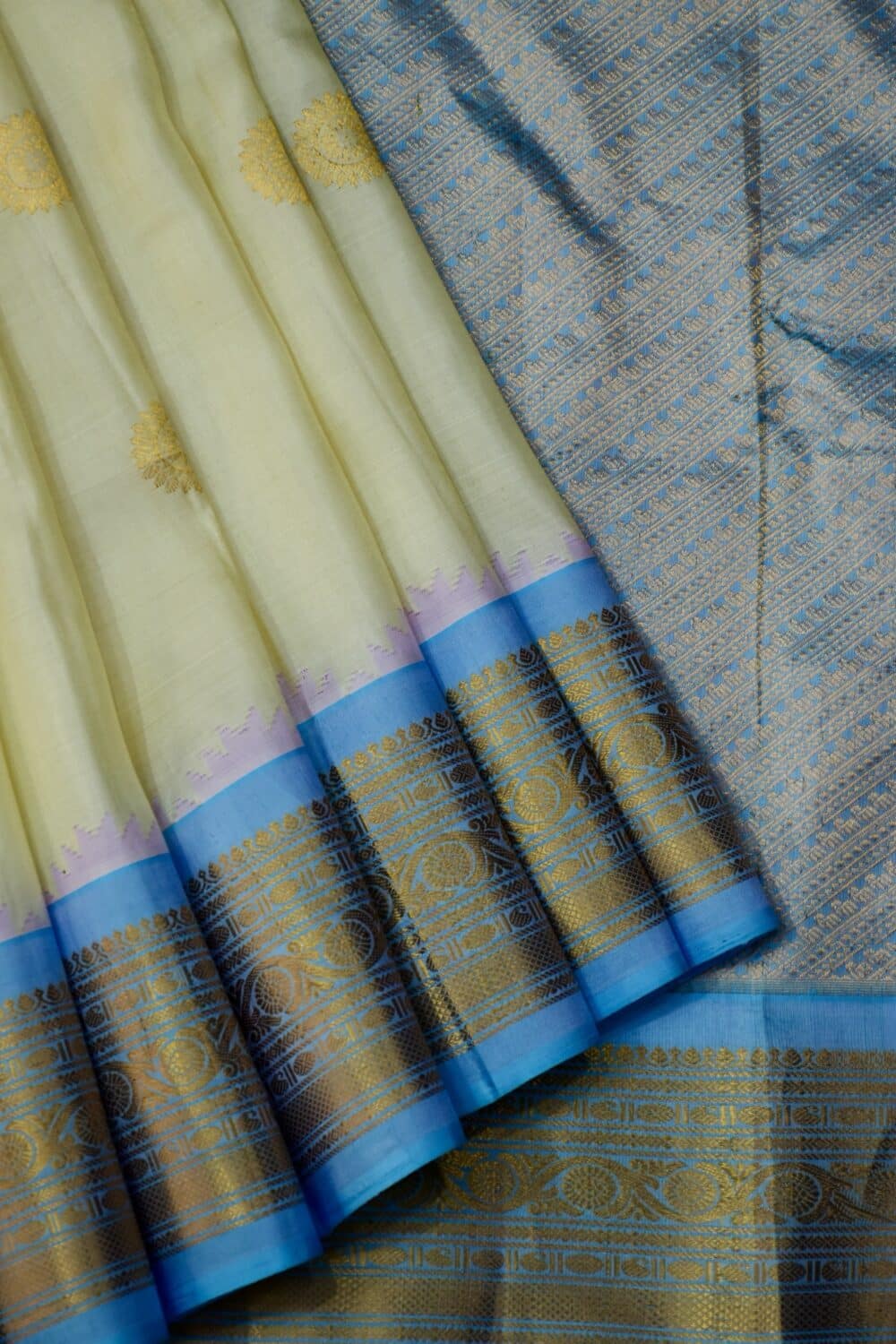 Cream Sky Blue Handloom Pure Silk Gadwal Saree