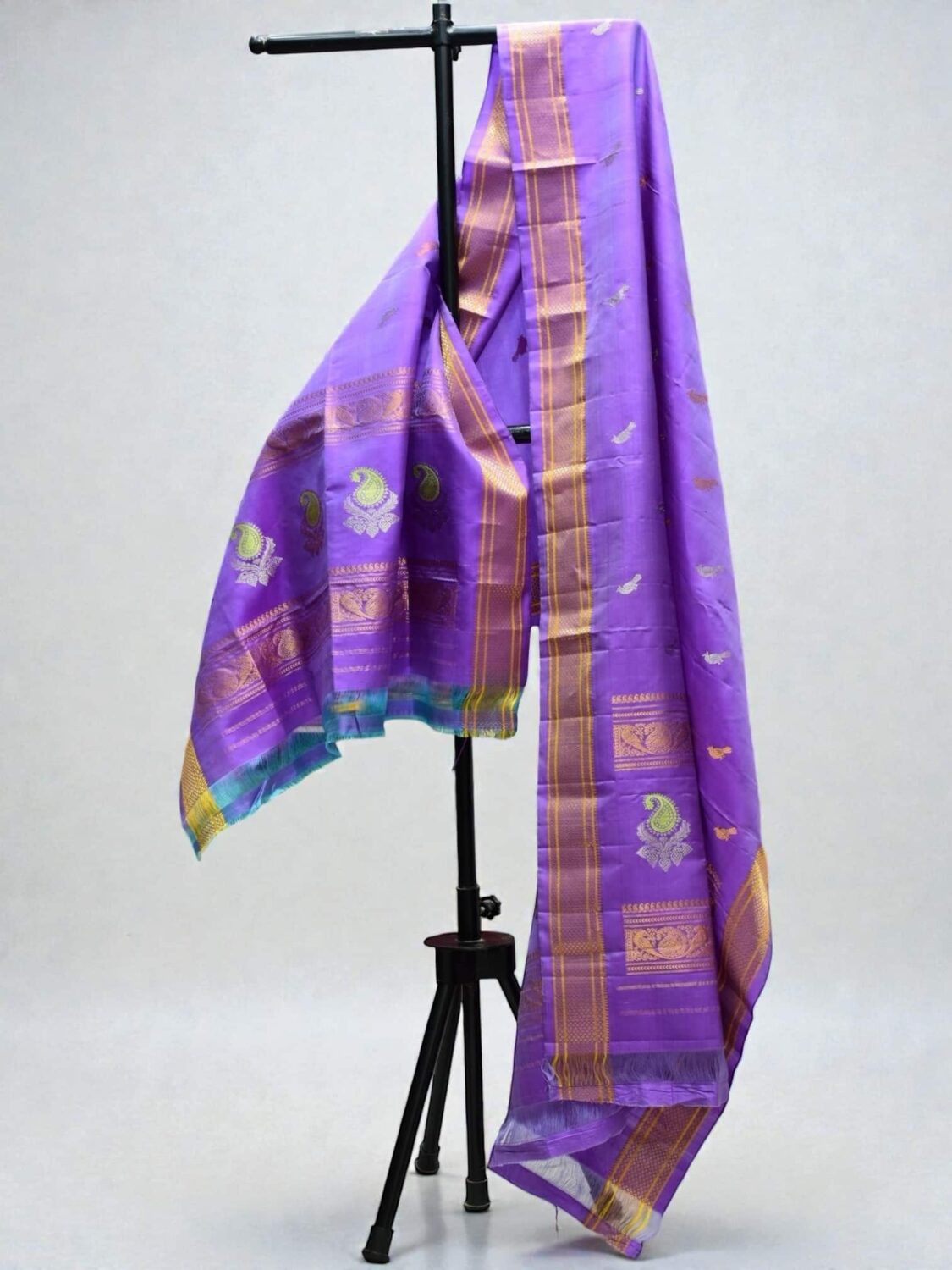 Lavender Pure Silk Handloom Dupatta | Golden Zari & Meenakari Pallu