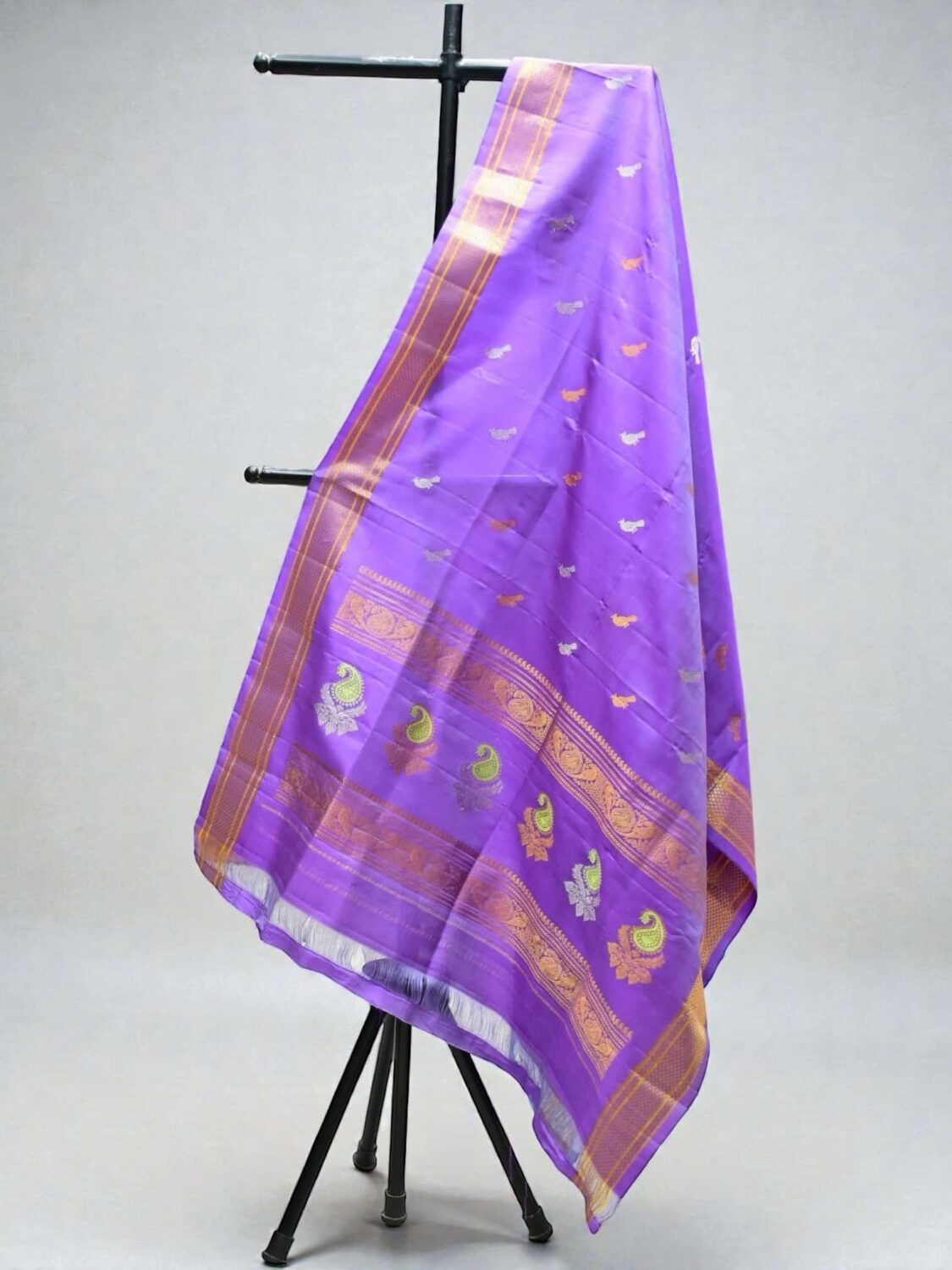 Lavender Pure Silk Handloom Dupatta | Golden Zari & Meenakari Pallu