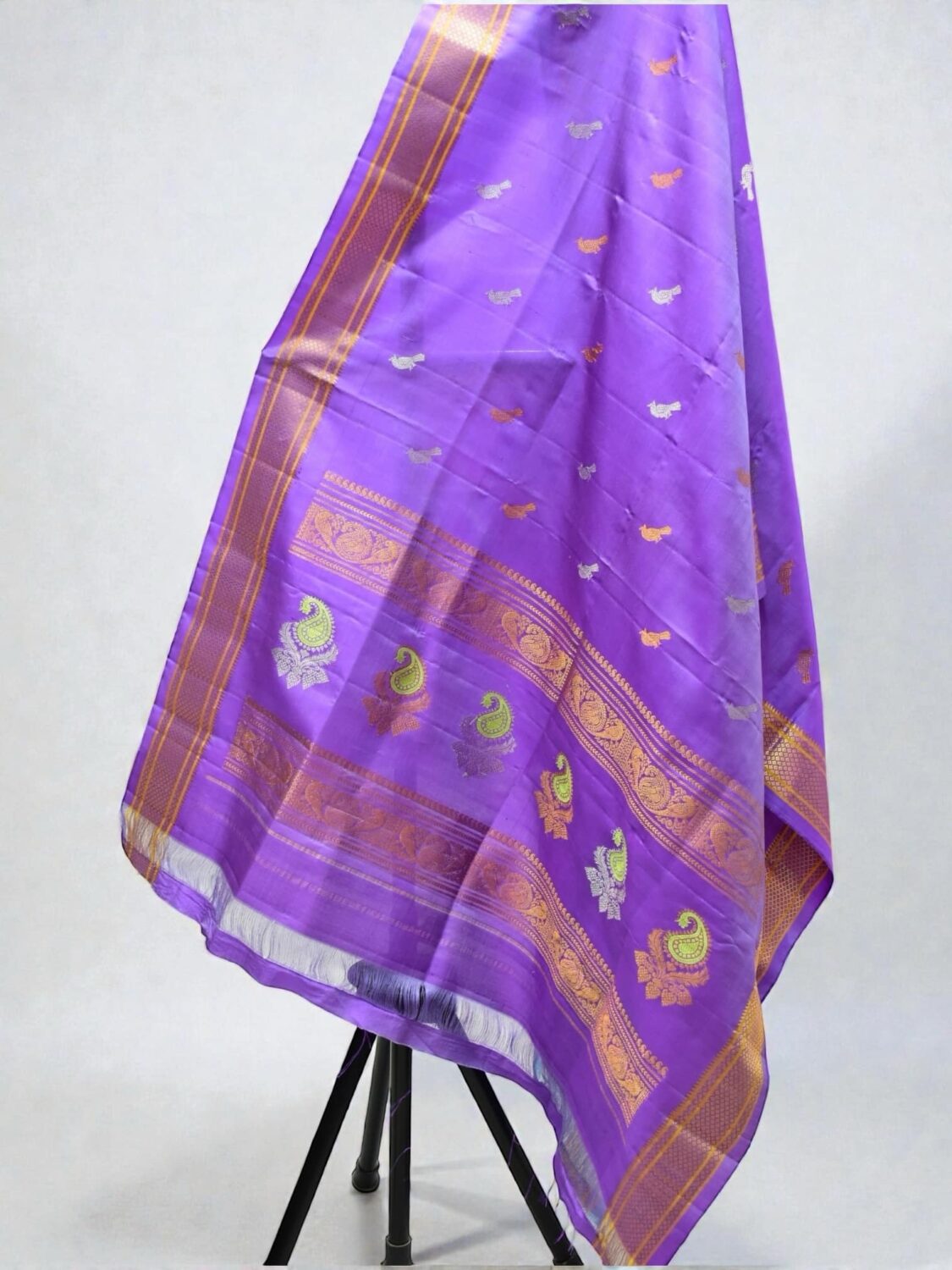 Lavender Pure Silk Handloom Dupatta | Golden Zari & Meenakari Pallu