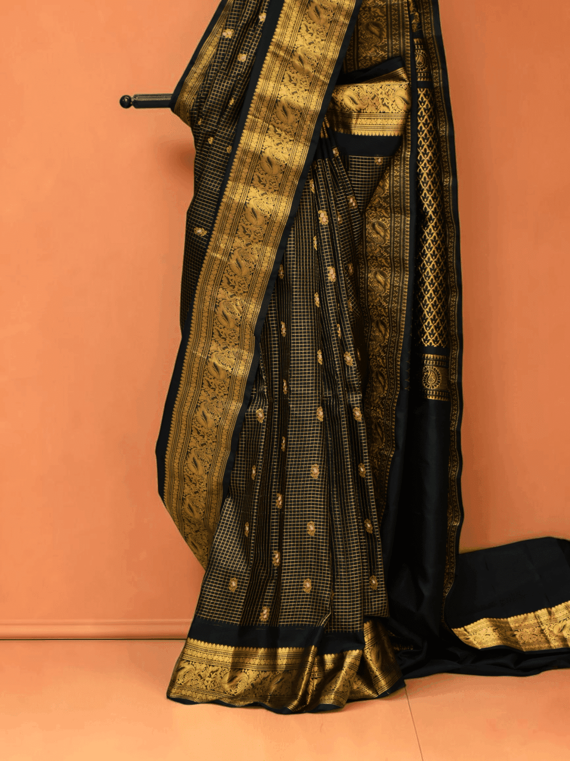 Black Pure Gadwal Silk Tissue Saree