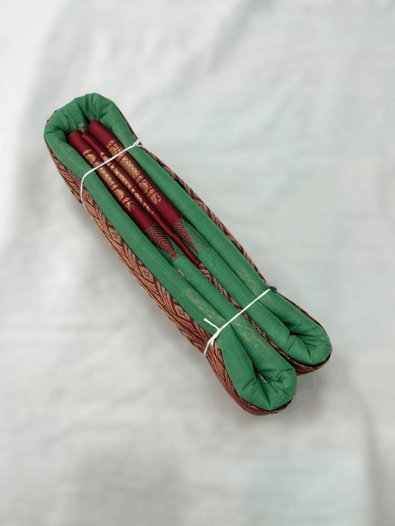 Bottle Green Original Cotton Gadwal Saree with Maroon Temple Kuttu Border - close-up detail