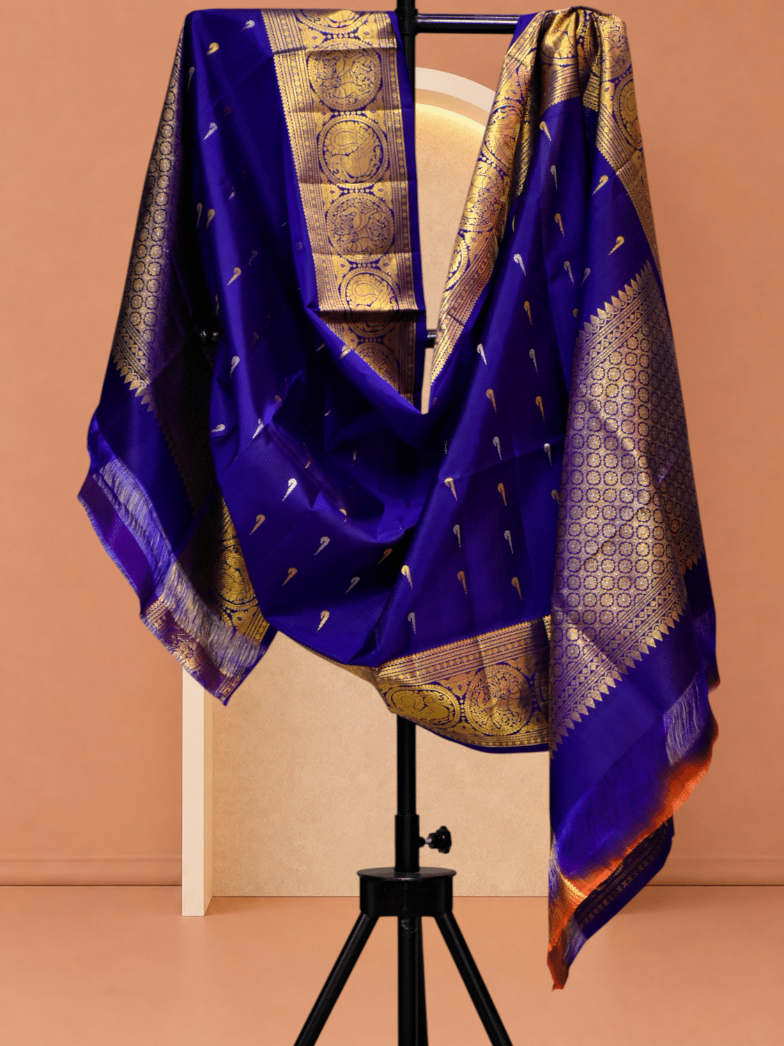 Royal Blue Pure Handloom Gadwal Silk Dupatta with Kuttu Border & Peacock Motifs | Traditional