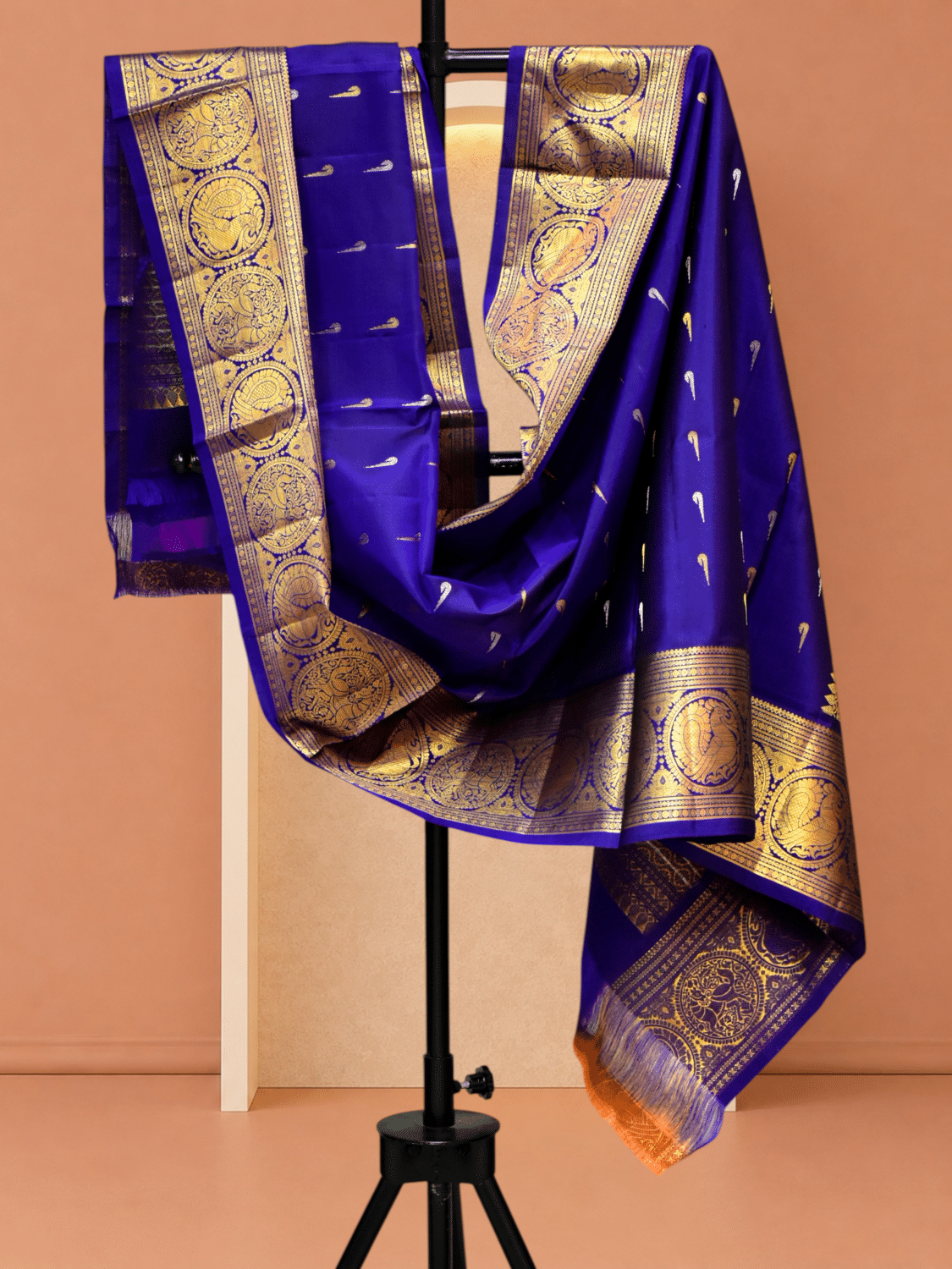 Royal Blue Pure Handloom Gadwal Silk Dupatta with Kuttu Border & Peacock Motifs | Traditional