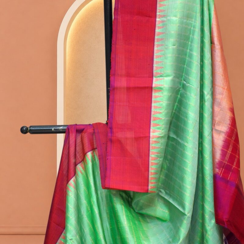 Green & Magenta Pure Gadwal Silk Dupatta - view 2