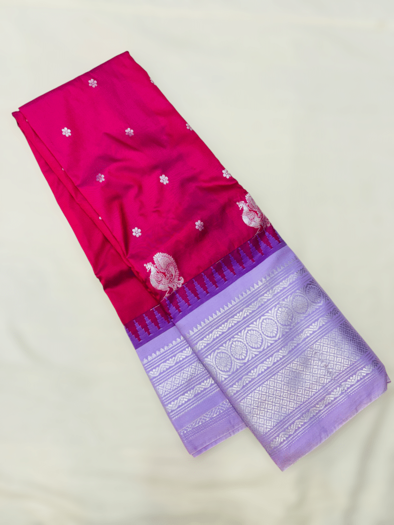 Rani Pink Premium Semi Gadwal Saree with Lavender Temple Kuttu Border - pallu detail