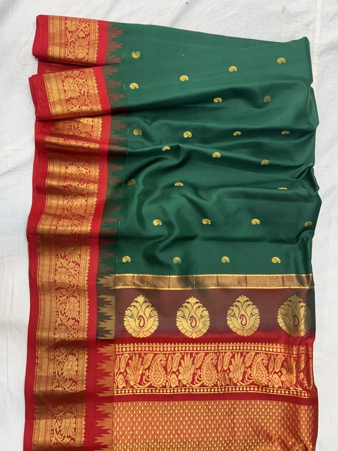 Bottle Green Red Pure Silk Gadwal Vintage Saree