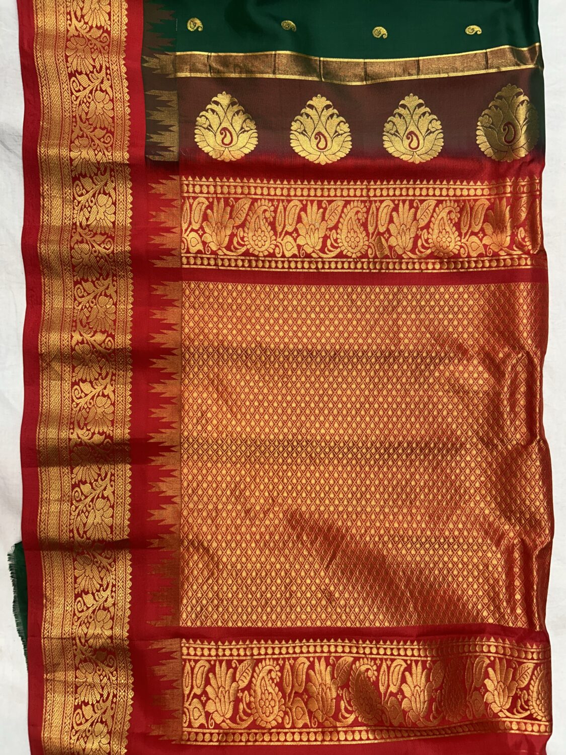 Bottle Green Red Pure Silk Gadwal Vintage Saree