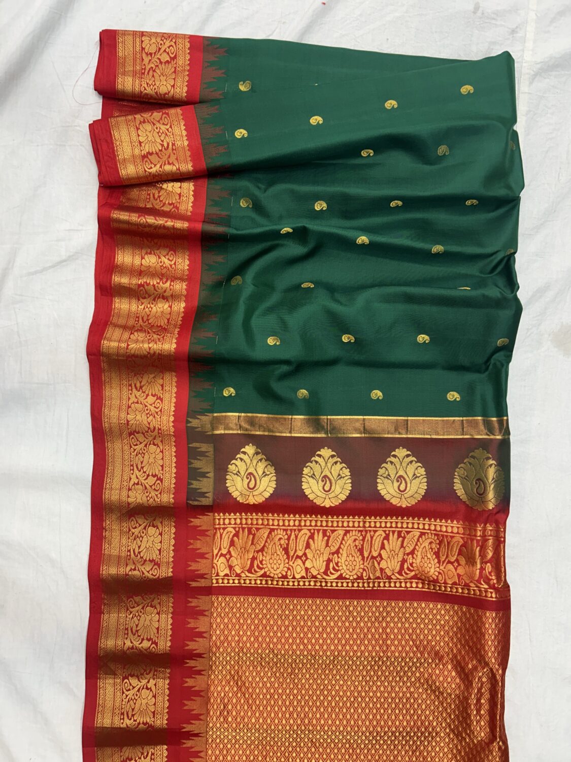 Bottle Green Red Pure Silk Gadwal Vintage Saree