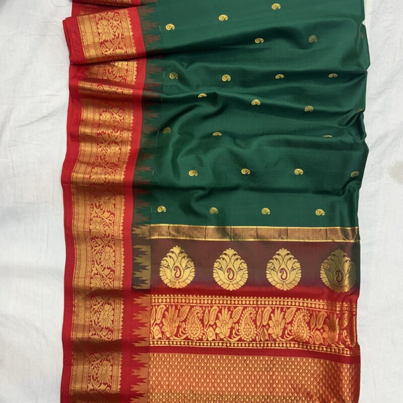 Bottle Green & Red Pure Silk Gadwal Vintage Saree