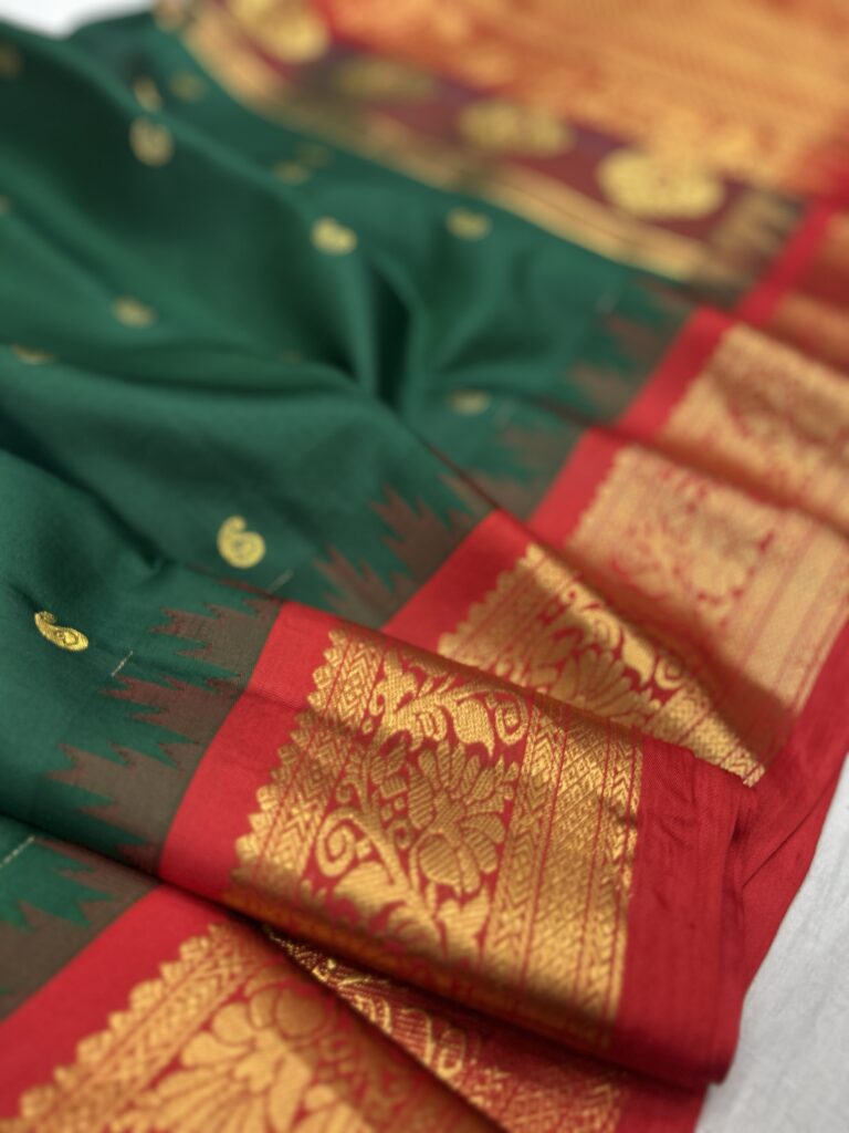 Bottle Green & Red Pure Silk Gadwal Vintage Saree - view 2