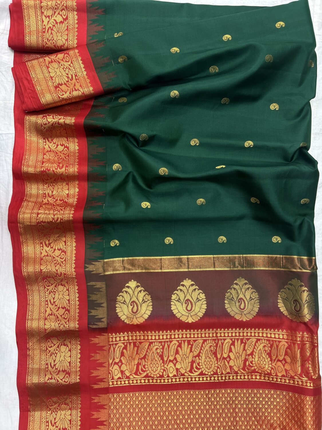 Bottle Green Red Pure Silk Gadwal Vintage Saree