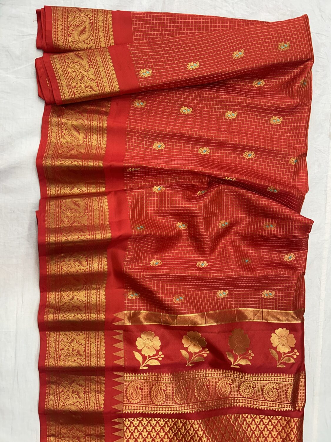 Red Vintage Tissue Pure Silk Gadwal Saree