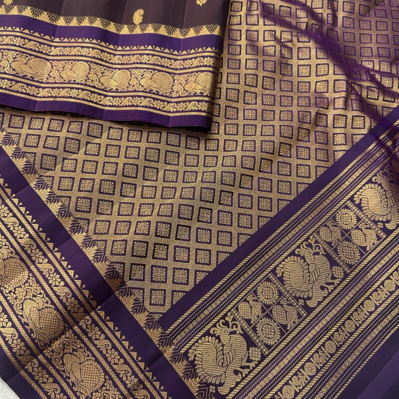 Wine Purple Vintage Pure Handloom Silk Gadwal Saree - view 3