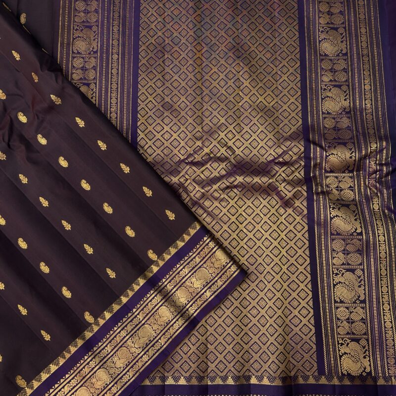Wine Purple Vintage Pure Handloom Silk Gadwal Saree - view 4
