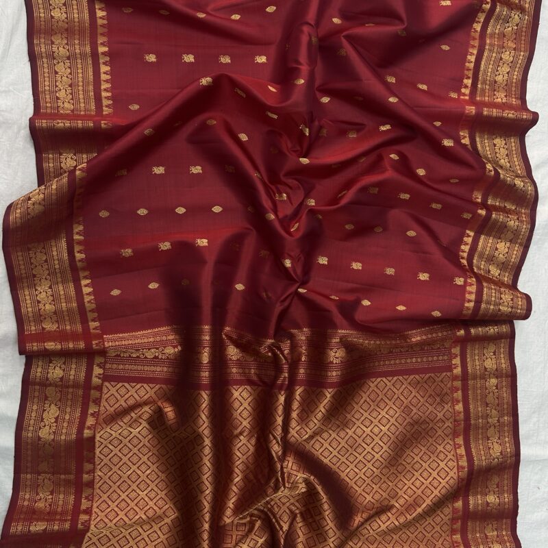 Maroon Vintage Pure Handloom Silk Gadwal Saree - view 2