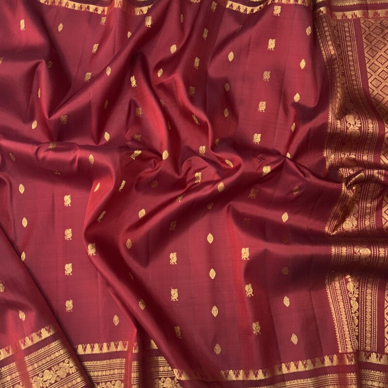 Maroon Vintage Pure Handloom Silk Gadwal Saree - view 3