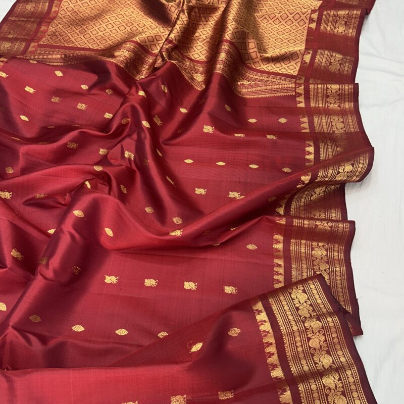 Maroon Vintage Pure Handloom Silk Gadwal Saree - view 4