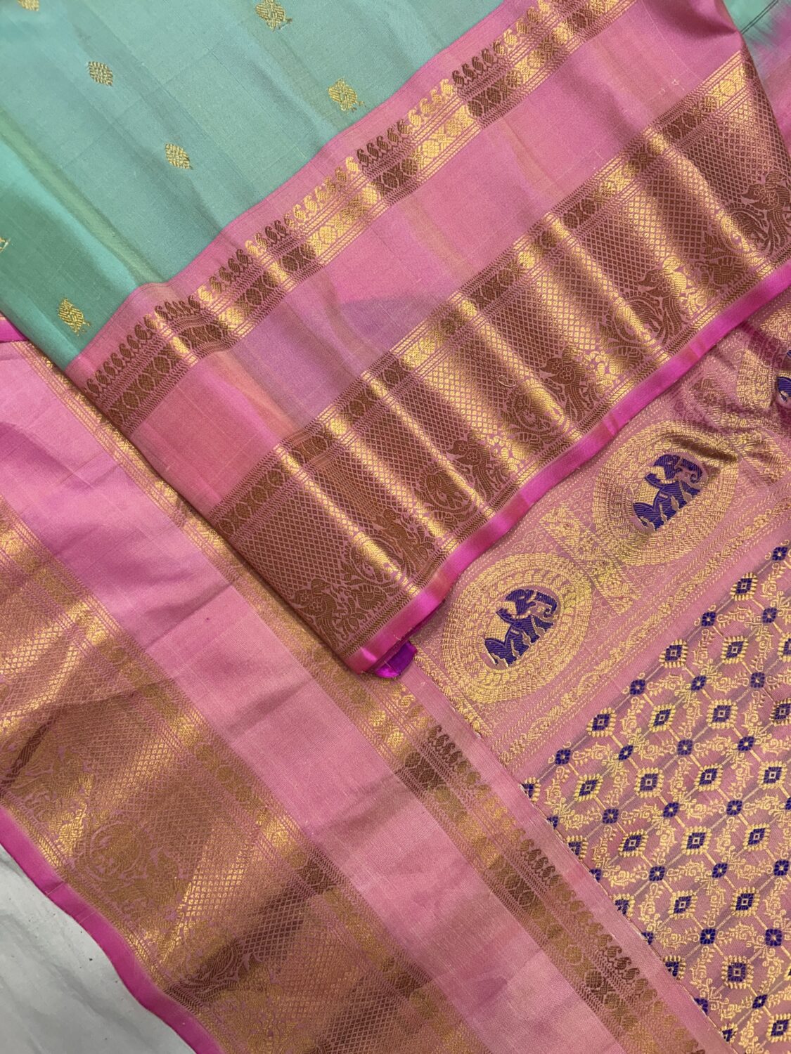 Sea Green & Pink Handloom Pure Silk Gadwal Saree