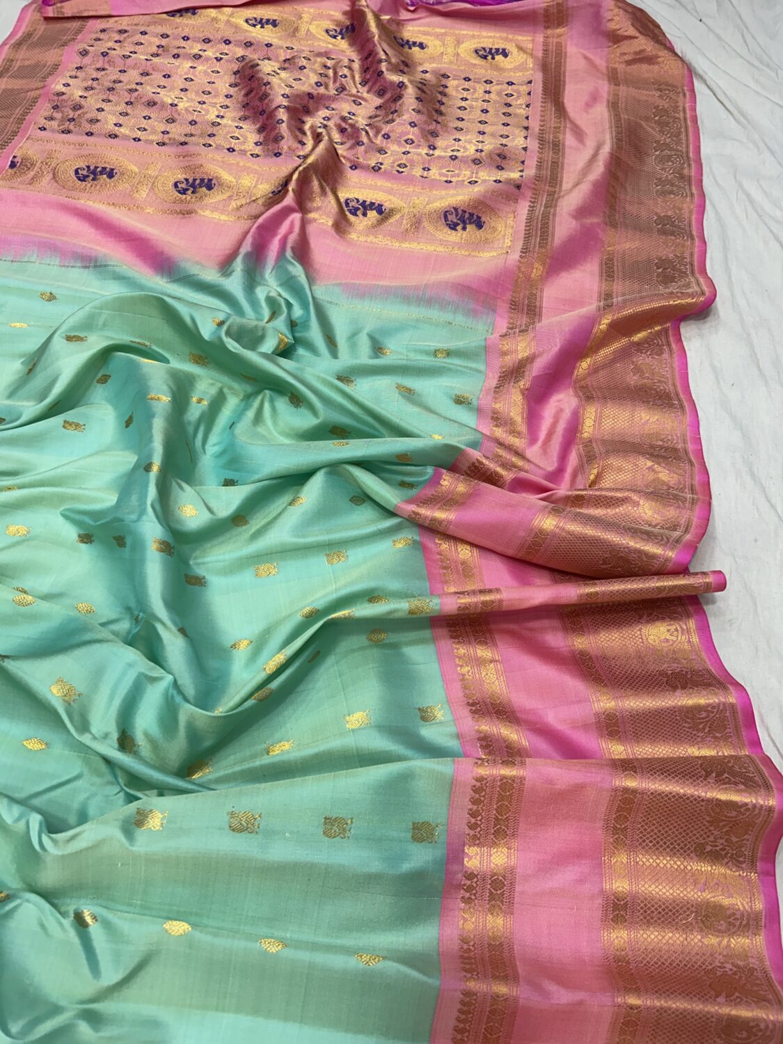 Sea Green & Pink Handloom Pure Silk Gadwal Saree