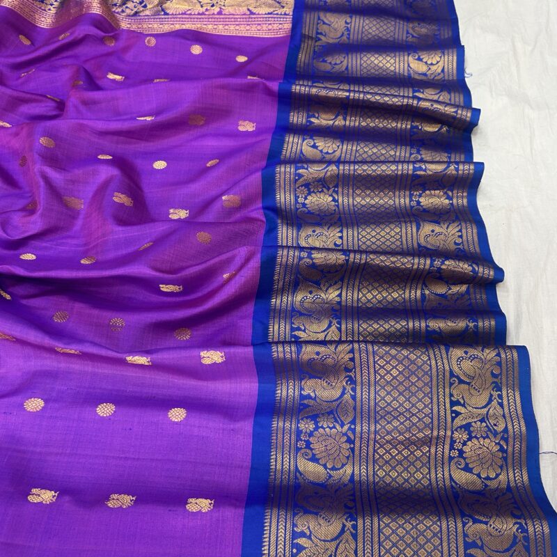 Purple Royal Blue Contrast Pure Gadwal Handloom Silk Saree - view 4
